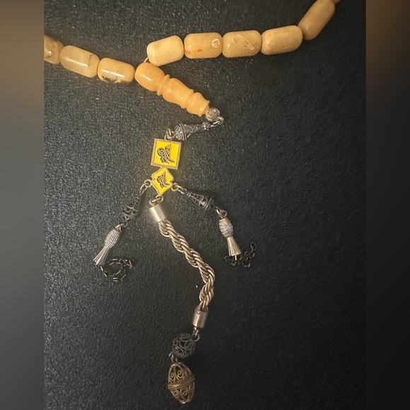 Turkish Prayer Beads Tasbih | Yellow Beads | Silver-Tone Tassel - Picture 4 of 4